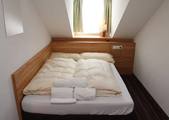 Schaefer Boardinghouse 3*