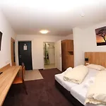 Schäfer Boardinghouse Gröbenzell