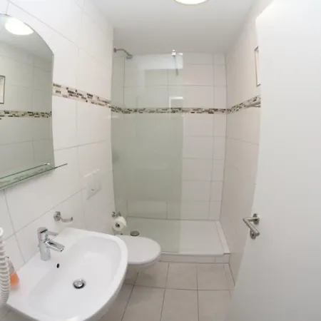 Апарт-отель Schaefer Boardinghouse Грёбенцелль