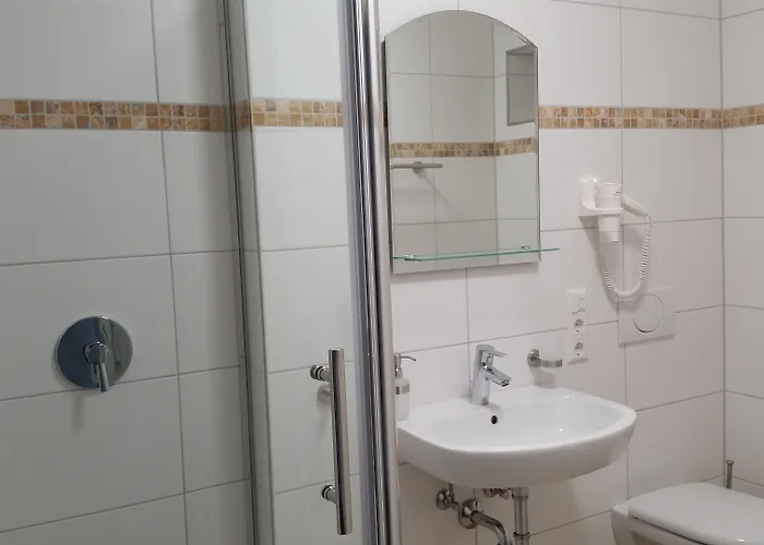 Schaefer Boardinghouse Aparthotel Groebenzell